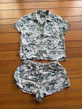 Reformation PJ Set Green & White Tropical Print Two-Piece Set.  Size Large.